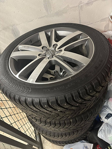Audi Q7 originaal veljed, nokian naastrehv, 275/45/R20 (1 foto / 1)