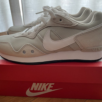 Кроссовки Nike Venture Runner, размер 39