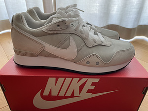 Nike Venture Runner tossud, nr 39 (2 foto / 8)