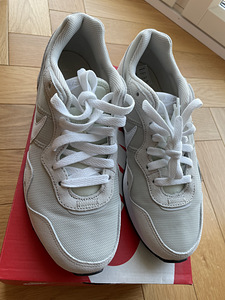 Nike Venture Runner tossud, nr 39 (4 foto / 8)