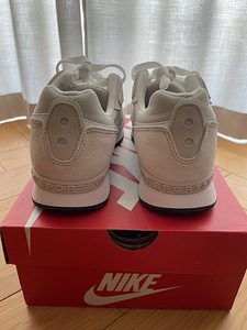 Nike Venture Runner tossud, nr 39 (8 foto / 8)