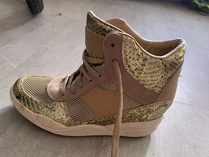 Uus Sketchers tossud 40.5 (2 foto / 7)