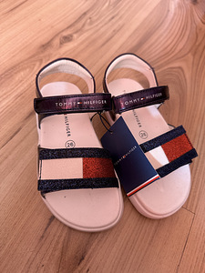 Сандалии Tommy Hilfiger (1 фото из 2)