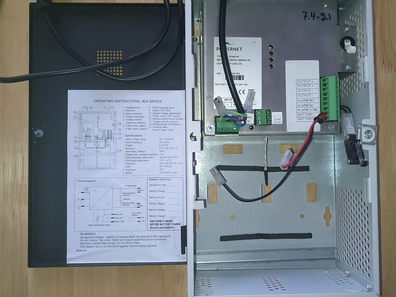 Katkematu toiteallikas seadmetele12V & 24 V 5A