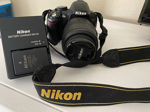 Продам фотоаппарат, вместе с картой памяти (1 фото из 2)