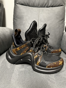 Louis Vuitton Arclight Sneakers. Nagu uued! (1 foto / 6)