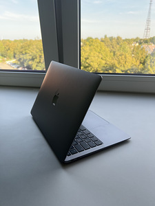 MacBook 2020 M1 8gb 256gmb (3 foto / 5)
