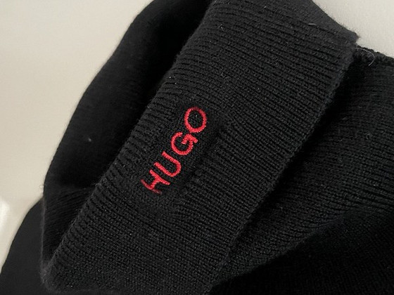 Hugo kõrge kaelusega kampsun