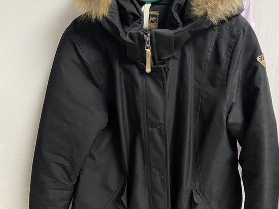 Женская зимняя куртка icepeak