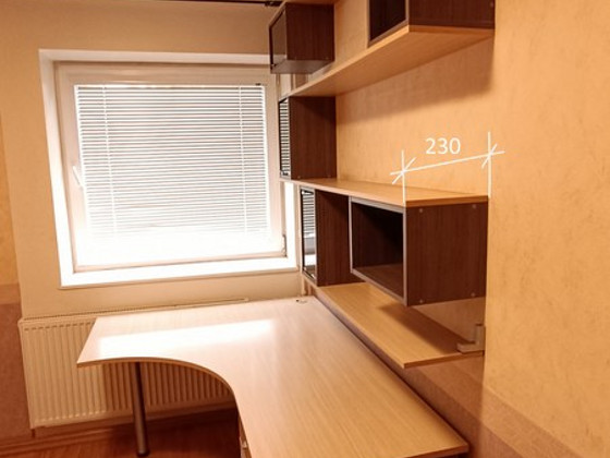 ПРОДАЕТСЯ ПО ОТДЕЛЬНОСТИ ИЛИ ВМЕСТЕ: РАБОЧИЙ СТОЛ, ПОЛКИ