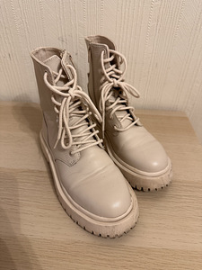Ботинки Zara (2 фото из 3)