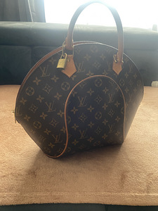 Louis Vuitton (5 фото из 8)