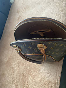 Louis Vuitton (6 фото из 8)