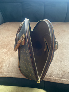 Louis Vuitton (7 фото из 8)