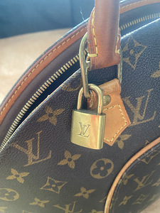 Louis Vuitton (8 фото из 8)