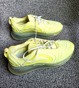 NIKE AIR MAX 720 (1 foto / 6)