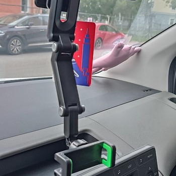 Держатель телефона в автомобиле