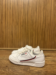 Кроссовки adidas (1 фото из 1)