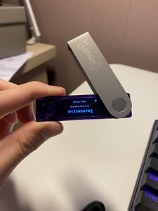 Ledger nano x (2 foto / 6)
