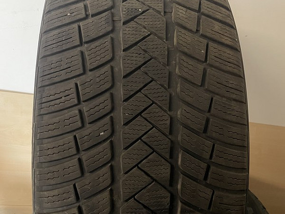255/40/21