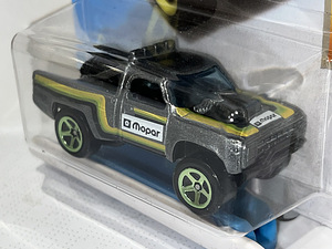 Модели автомобилей Hot Wheels (4 фото из 7)
