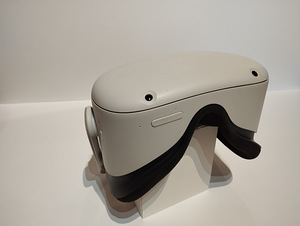 Oculus Quest 2 (2 foto / 4)