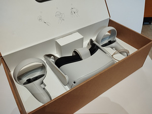 Oculus Quest 2 (3 foto / 4)