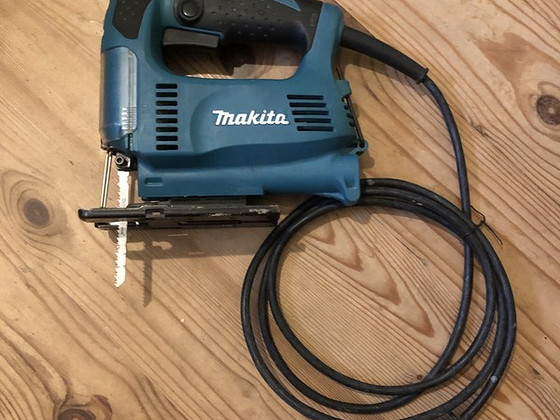 Лобзик Makita 4327