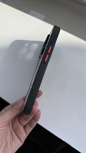 Чехол iPhone 15 pro (3 фото из 6)