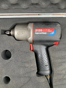 Пневматический ударный гайковерт Ingersoll Rand 2135QTi 1/2 (2 фото из 3)