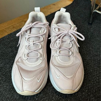 Кроссовки Nike