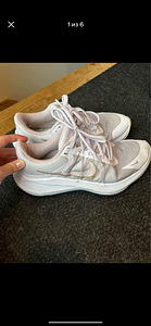 Кроссовки Nike (1 фото из 6)