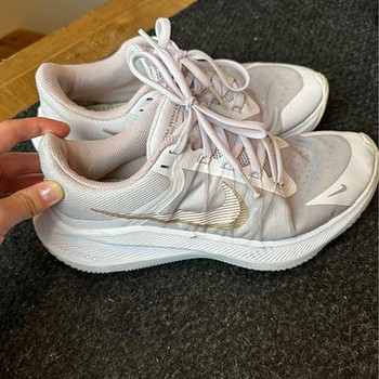 Кроссовки Nike