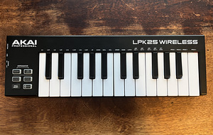 Akai LPK25 wireless (1 фото из 1)