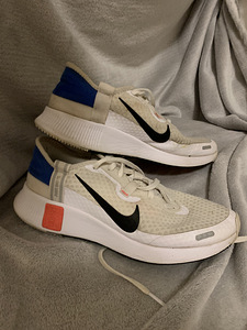 Nike 72 (1 foto / 6)