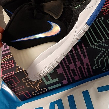 Nike KYRIE,38,5