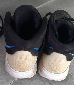 Nike KYRIE,38,5 (2 фото из 6)