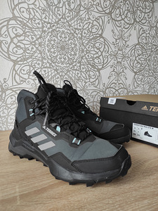 Adidas Terrex (10 foto / 10)