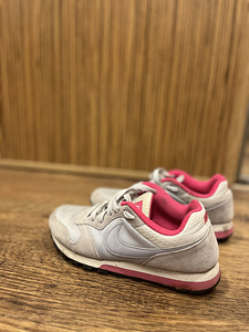 Кроссовки nike (1 фото из 1)