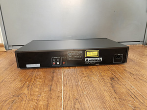TECHNICS SL-P111 SINGLE COMPACT DISC CD PLAYER HIGH-QUALITY (3 фото из 3)