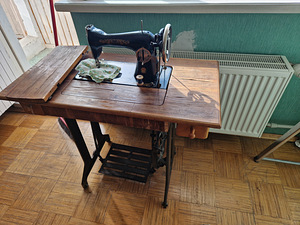 Vintage õmblusmasin (1 foto / 5)