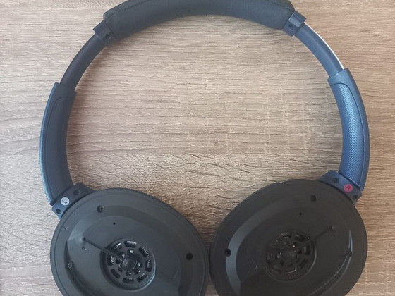 Продаю беспроводные наушники Sony WH-CH710N