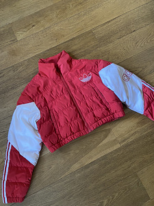 Adidas короткая куртка (1 фото из 3)