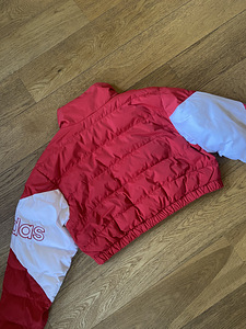 Adidas короткая куртка (3 фото из 3)