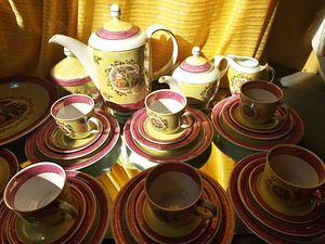 Мадонна 60-х годов. ГДР. Чайный сервиз. 31 предмет. (1 фото из 8)