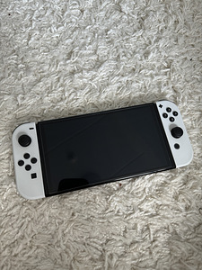Nintendo Switch Oled + 60 игр (1 фото из 10)