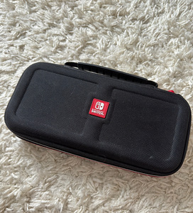 Nintendo Switch Oled + 60 игр (8 фото из 10)
