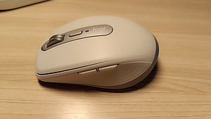 Мышка от Logitech (3 фото из 3)