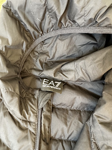 Куртка Armani (2 фото из 2)
