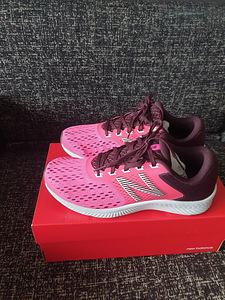 Uued New Balance (originaal) 40,5, st 26 cm (1 foto / 3)